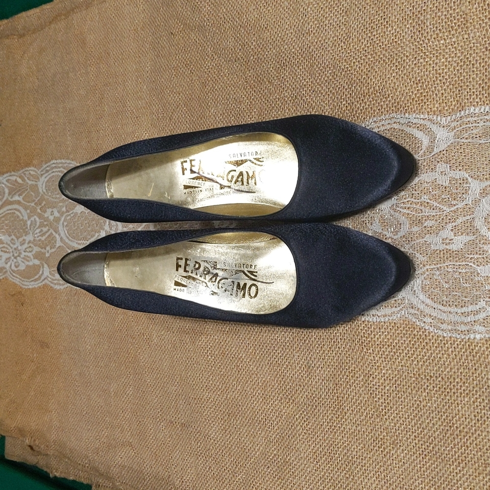 Salvatore Ferragamo Satin Stiletto Heels Women's Sz 4.5B, Navy Blue - Picture 2 of 7